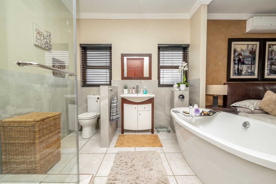 3 Bedroom Property for Sale in Graanendal Western Cape